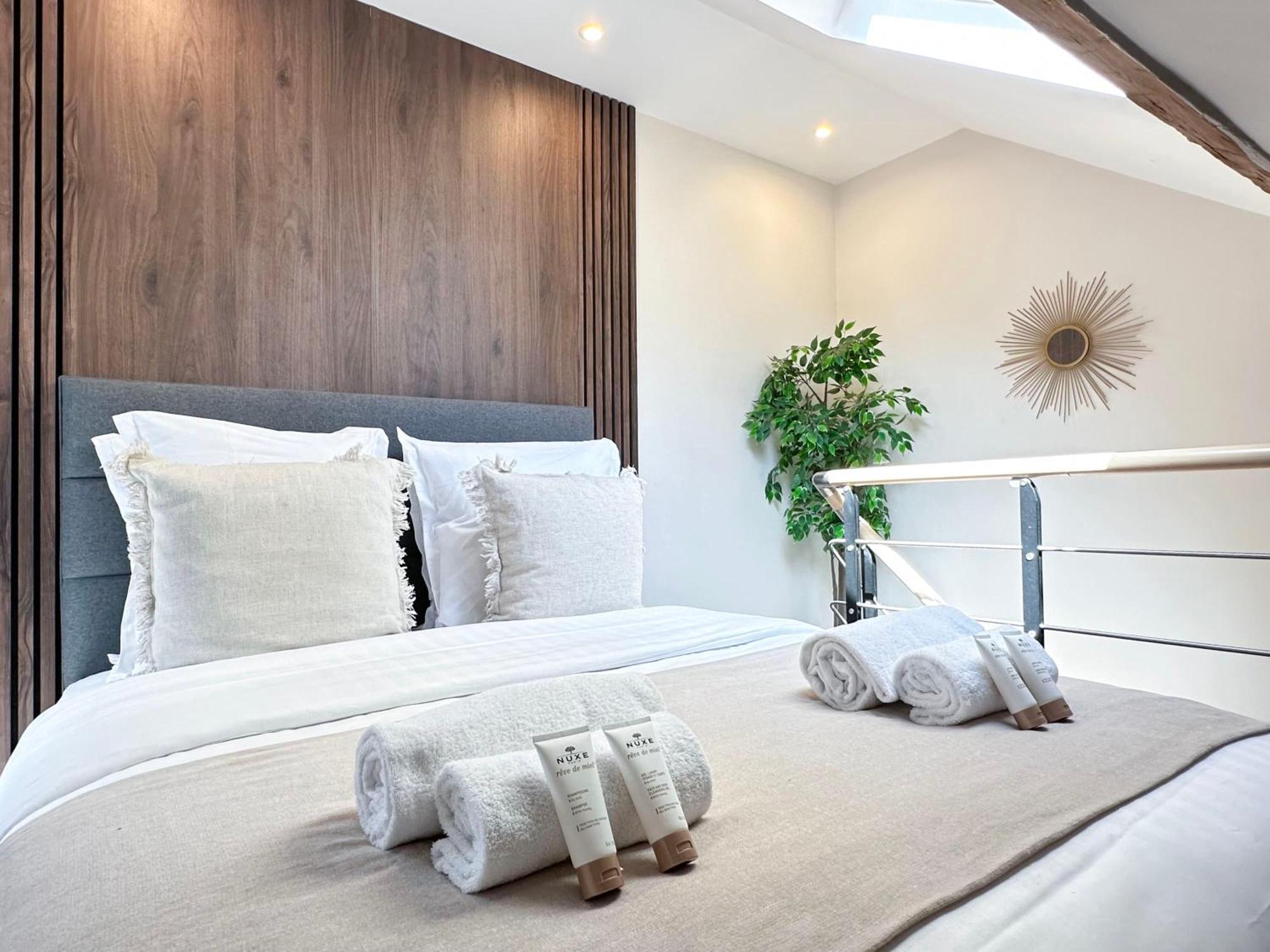 Апартаменты Stylish & Chic Duplex Near Eiffel Tower Париж Экстерьер фото