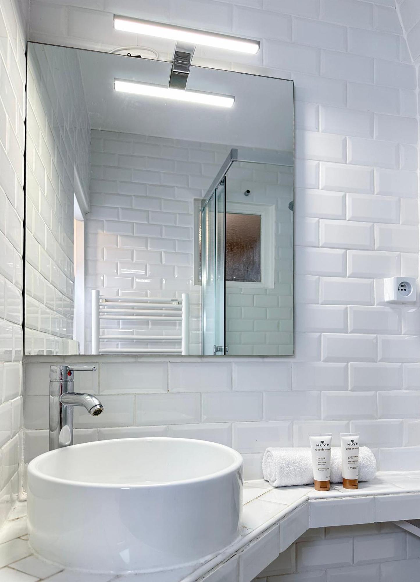 Апартаменты Stylish & Chic Duplex Near Eiffel Tower Париж Экстерьер фото
