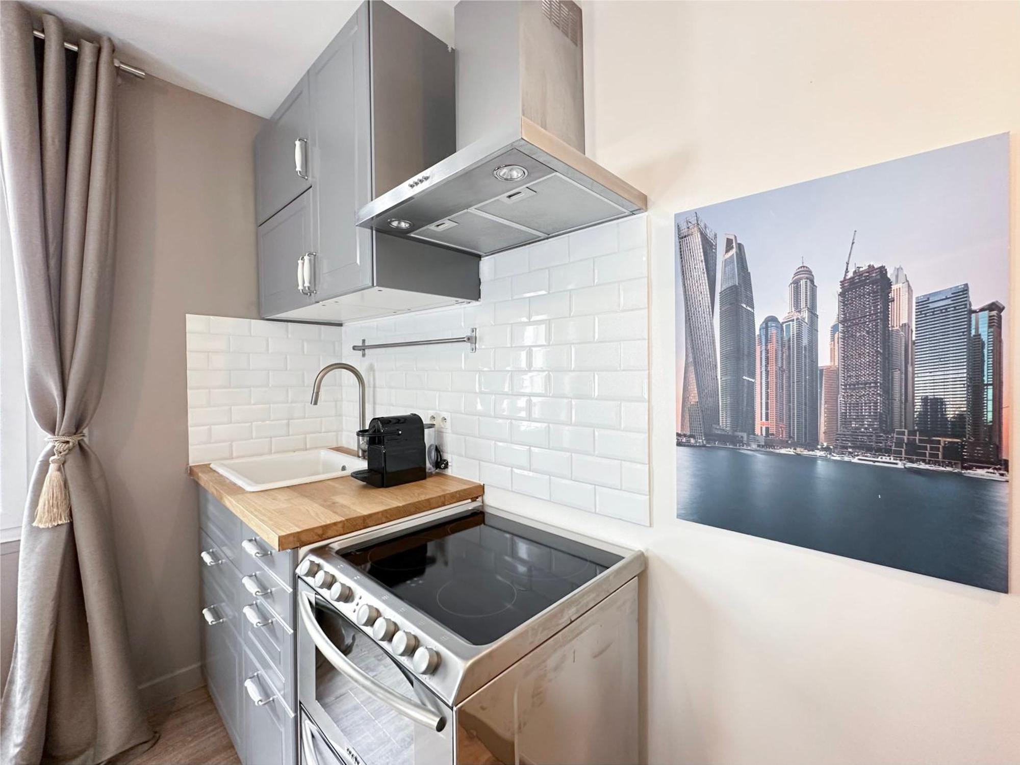 Апартаменты Stylish & Chic Duplex Near Eiffel Tower Париж Экстерьер фото