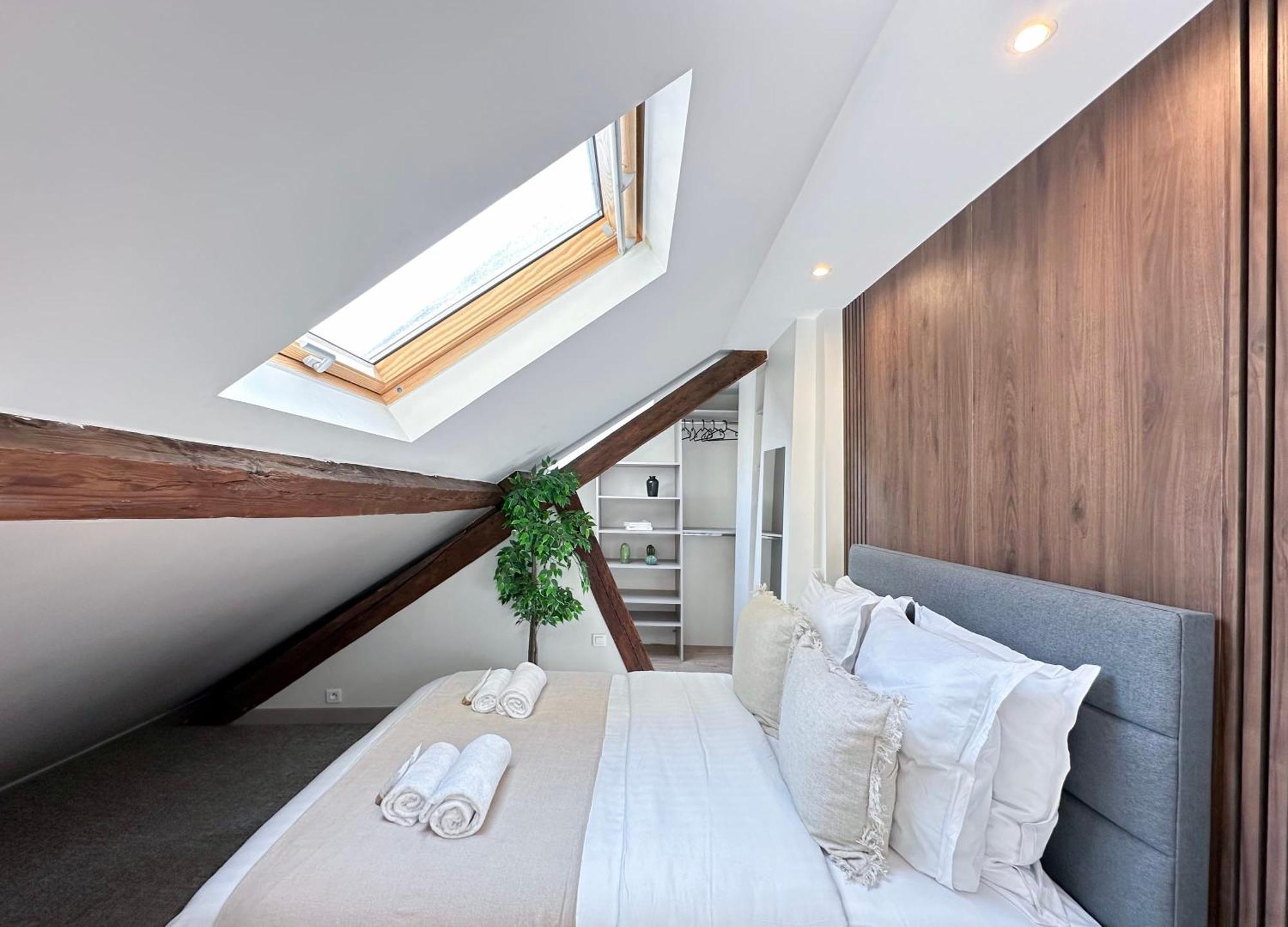 Апартаменты Stylish & Chic Duplex Near Eiffel Tower Париж Экстерьер фото