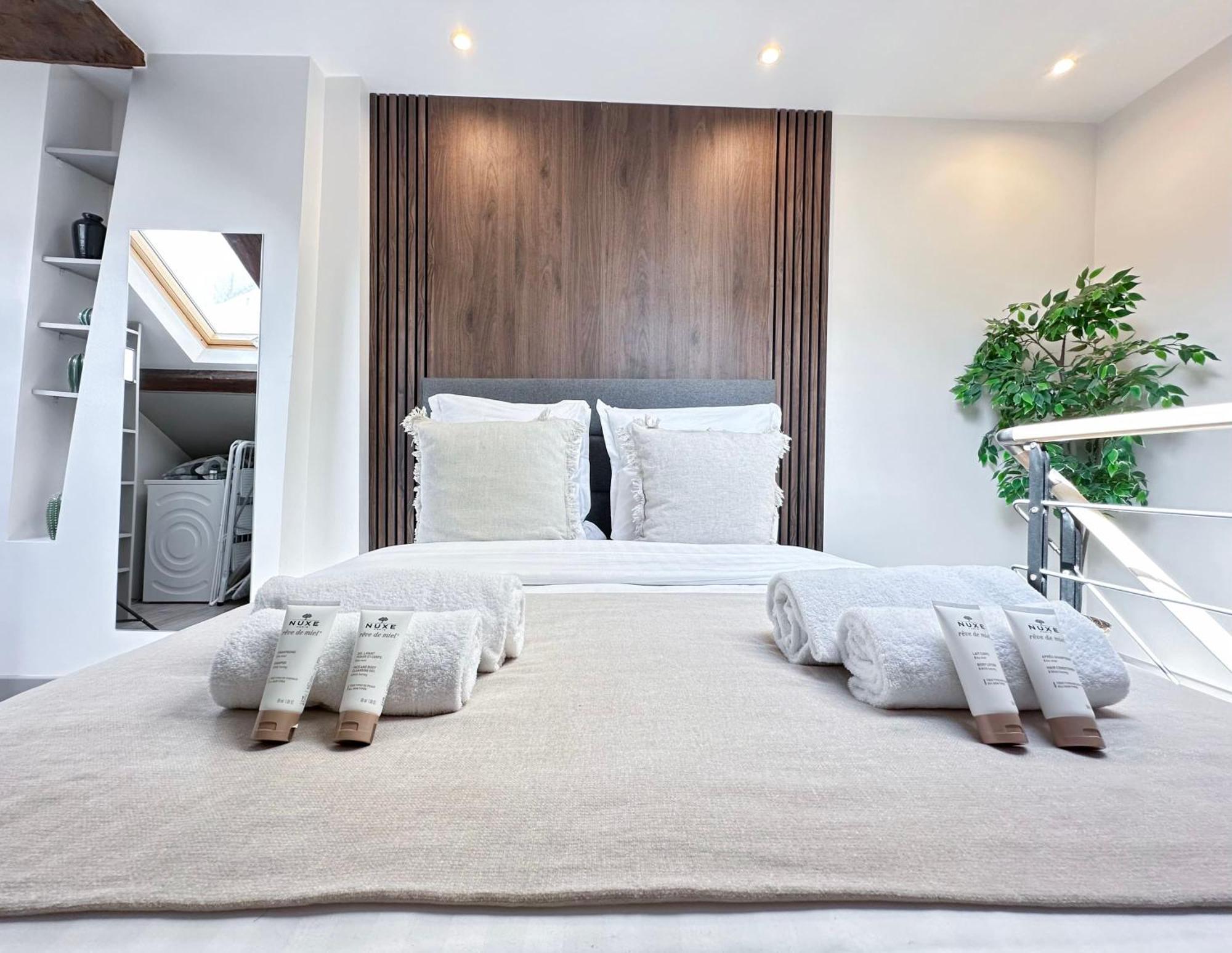 Апартаменты Stylish & Chic Duplex Near Eiffel Tower Париж Экстерьер фото