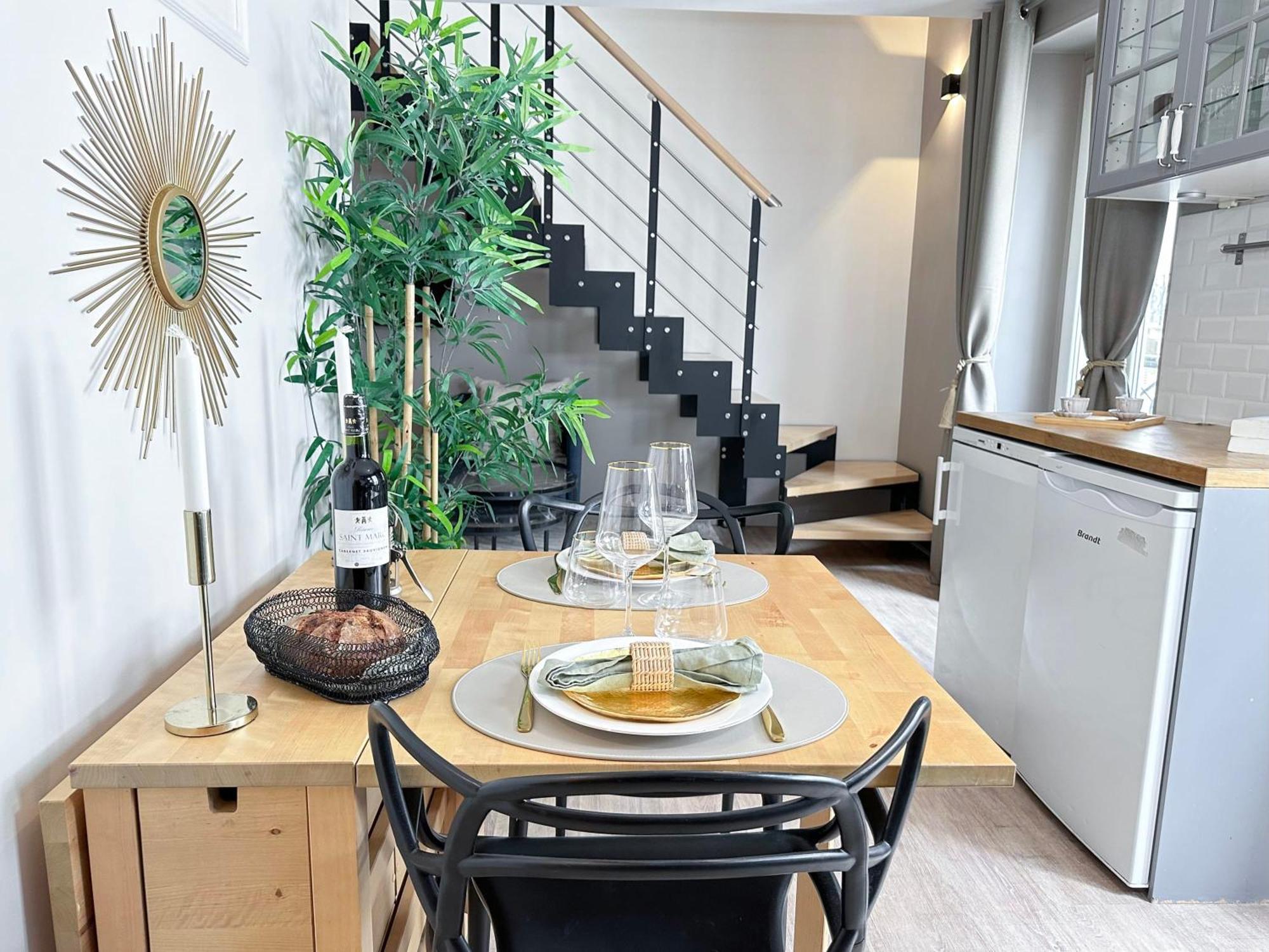 Апартаменты Stylish & Chic Duplex Near Eiffel Tower Париж Экстерьер фото