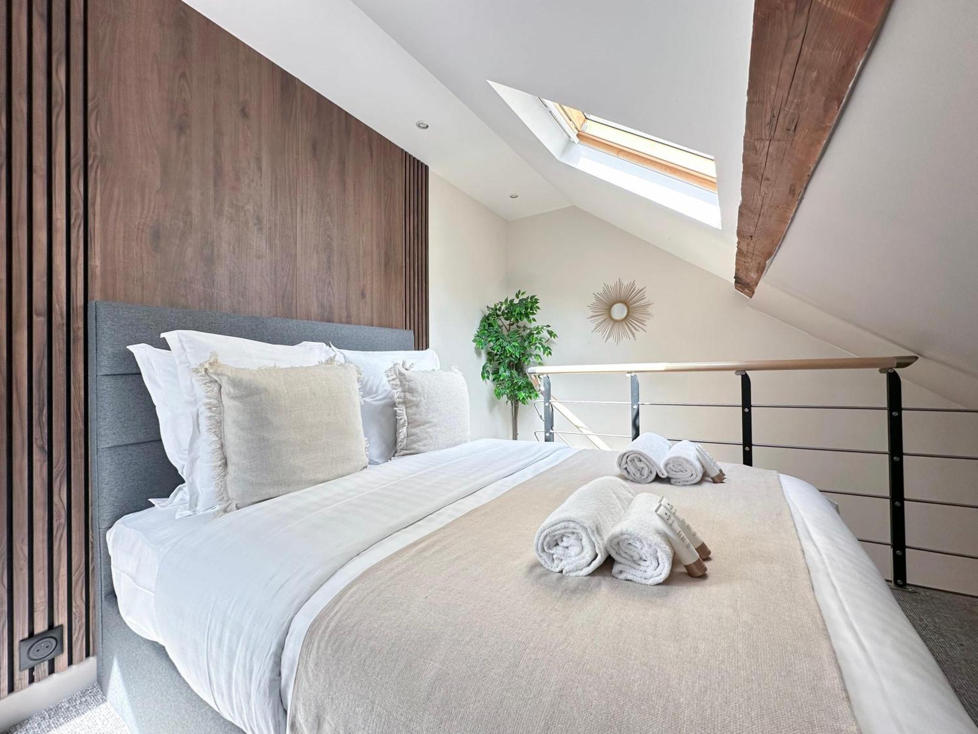 Апартаменты Stylish & Chic Duplex Near Eiffel Tower Париж Экстерьер фото