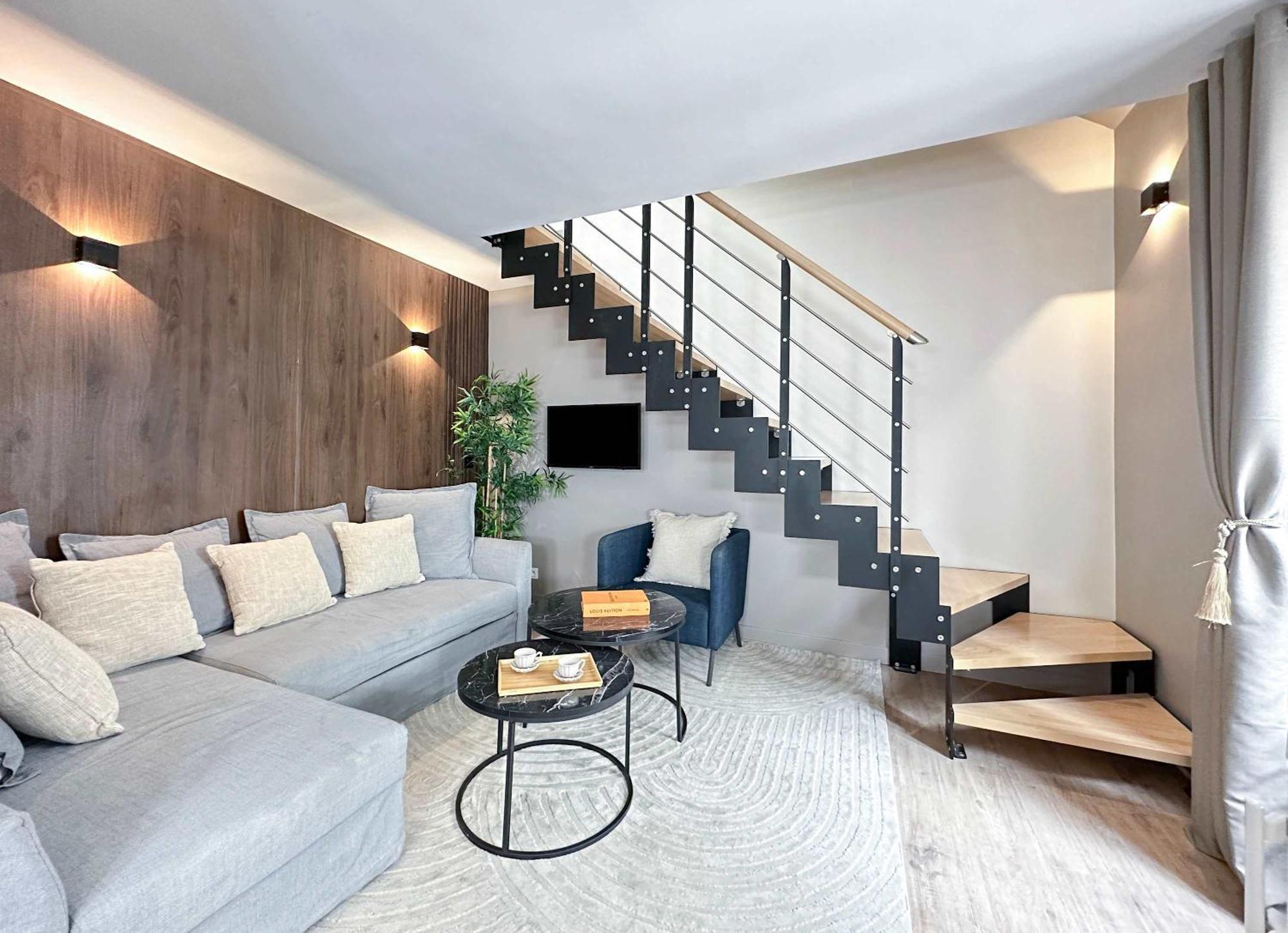 Апартаменты Stylish & Chic Duplex Near Eiffel Tower Париж Экстерьер фото