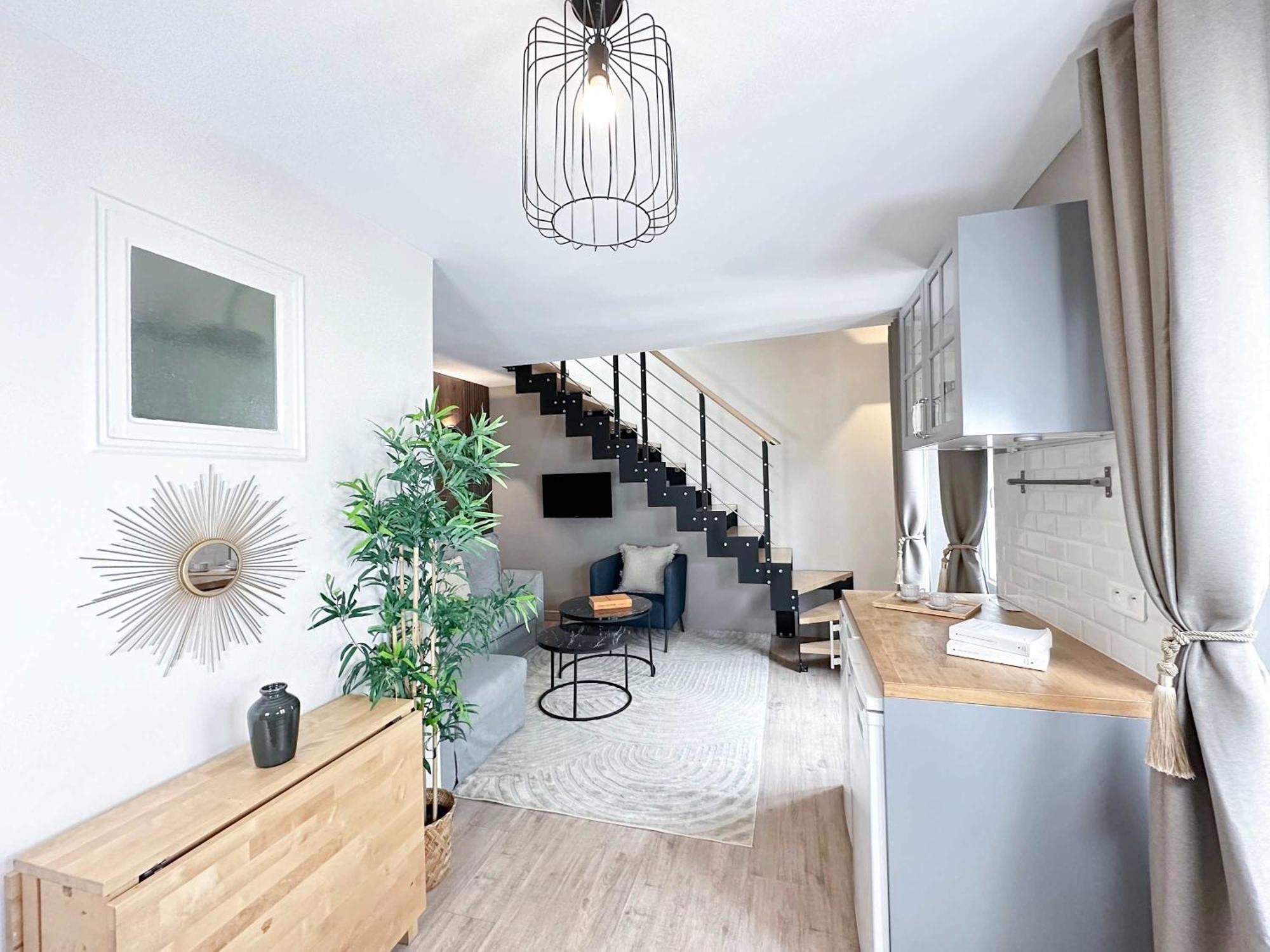 Апартаменты Stylish & Chic Duplex Near Eiffel Tower Париж Экстерьер фото